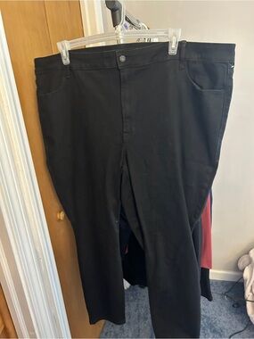 Women's Black Classic Fit Jeans